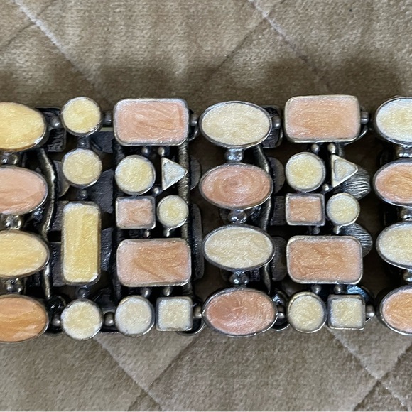 Beautiful and fun cuff bracelet; gorgeous tan tones - Picture 1 of 4